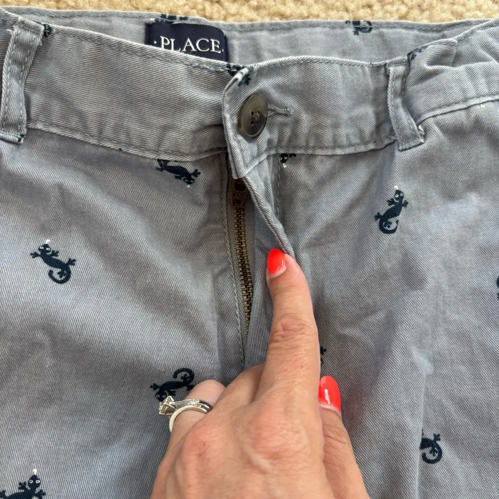 Children's Place Gray Boy's Shorts With Lizard Print Size 14